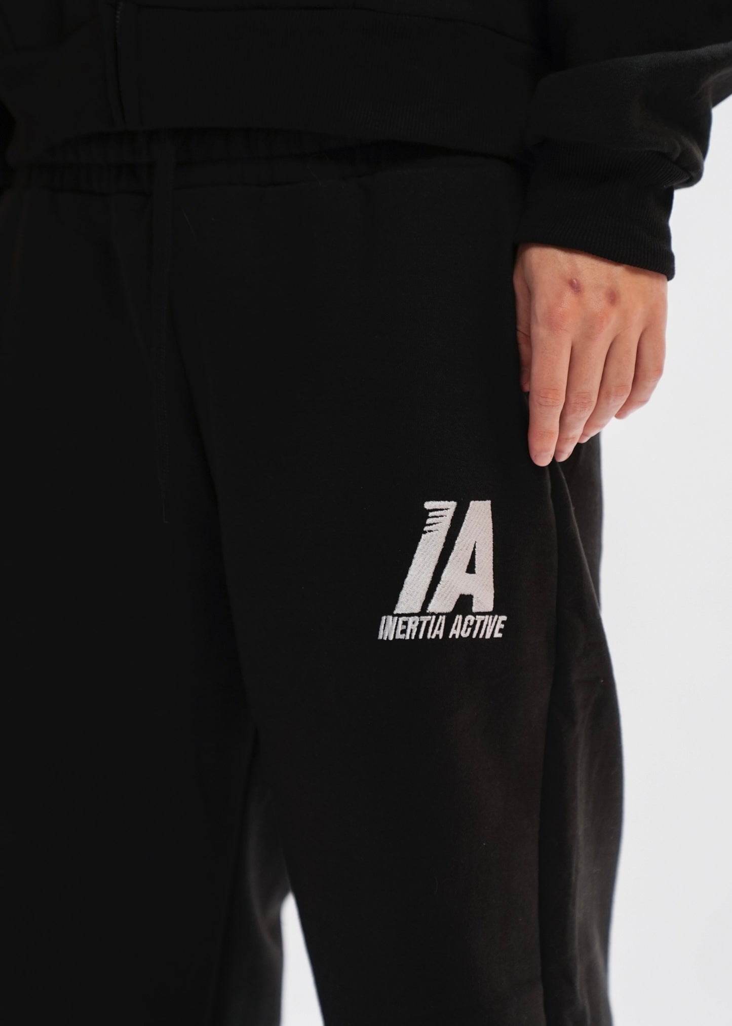 BLACK CORE SWEATS