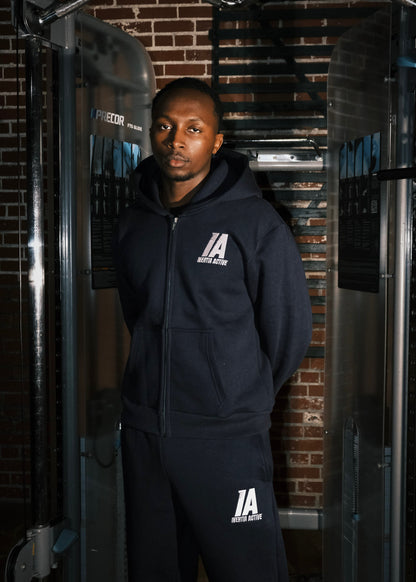 NAVY CORE SWEATS