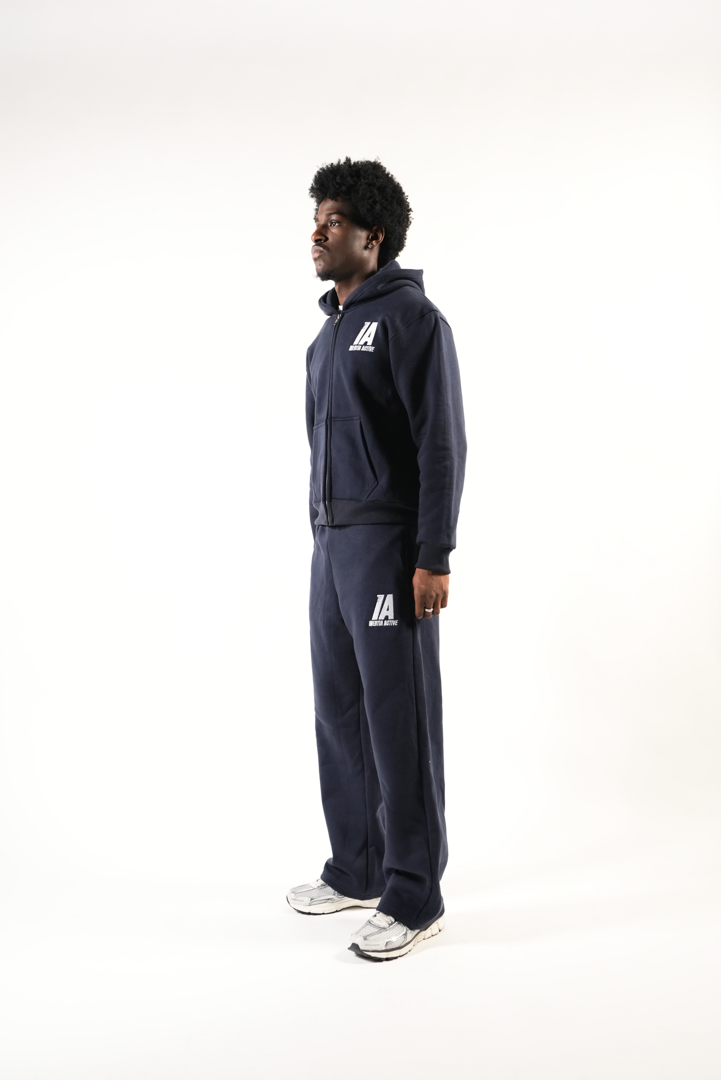 NAVY CORE SWEATS