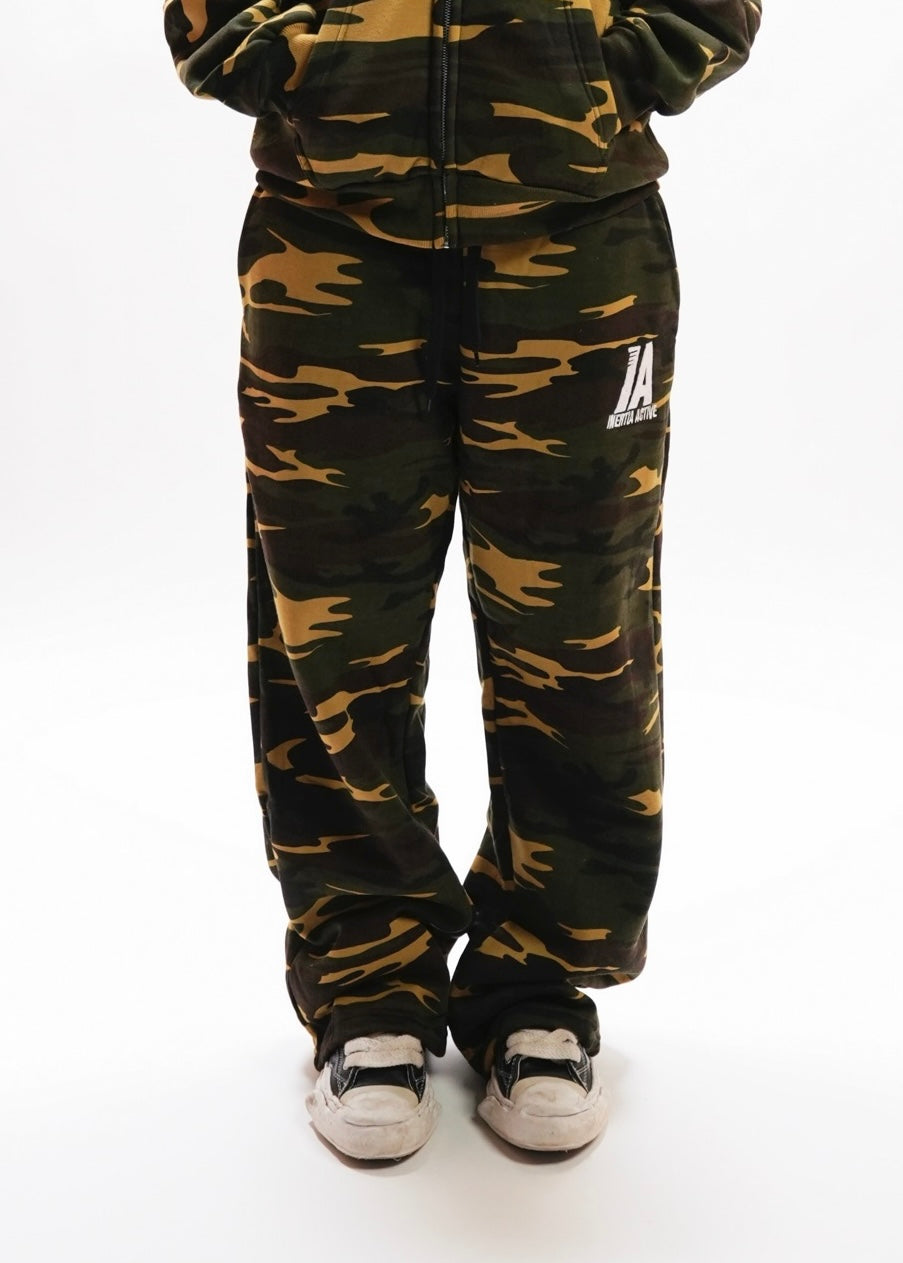 CAMO CORE SWEATS